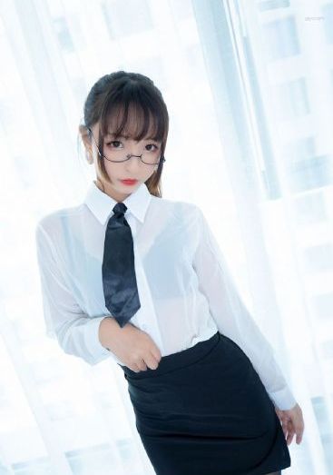欧美大胆展阴美女图_DVD免费观看韩国