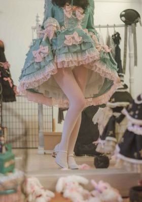 欧美190斤女模海边写真_BD英语电影完整版在线观看