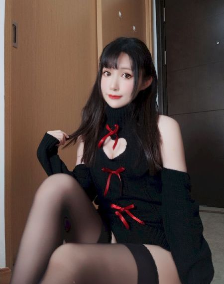 欧美红色丝袜情趣_超清迅雷电影在线
